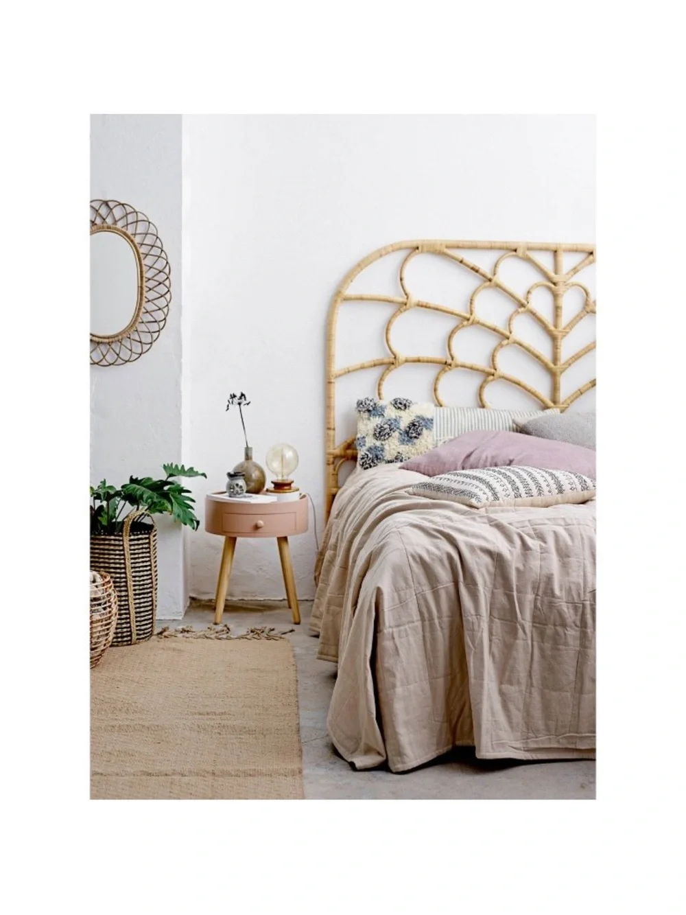 Creative Co-Op Woven Bamboo Oval Wall Mirror in Natural Beige 21.5” W x 19” H